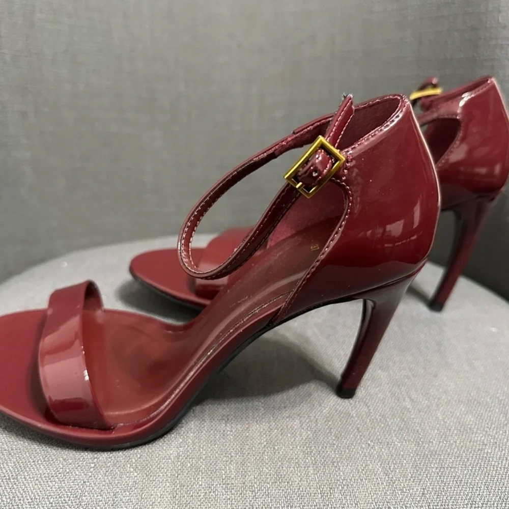 Zara burgundy patent heels sz: 37 (US: 6.5-7)